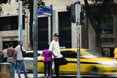 Ar Baby lança clipe de Fardo, com Camila ZaSoul